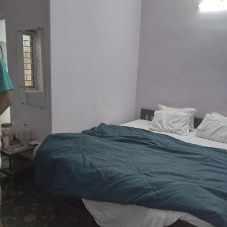Kapil Traders Bed and Breakfast New Delhi Buitenkant foto